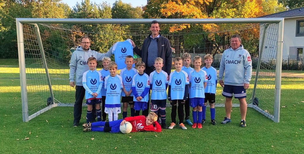 F-Jugend mit neuen Trikots - SV Union Neuruppin